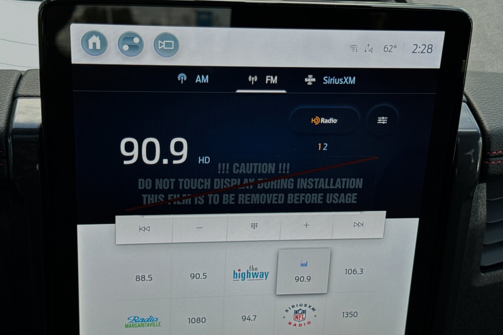 Vehicle image 15 of 22