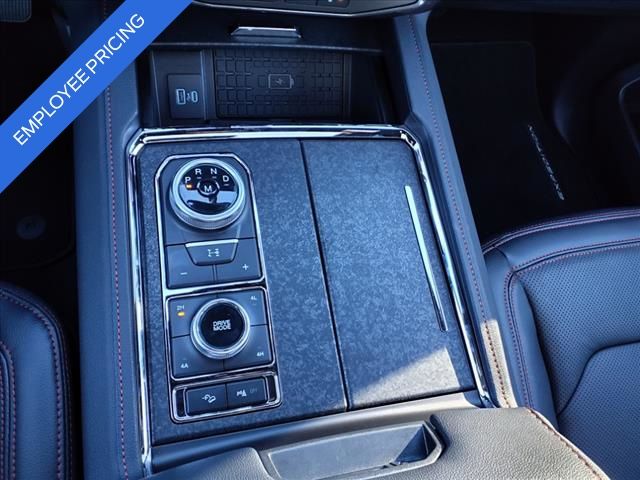 Vehicle image 13 of 15