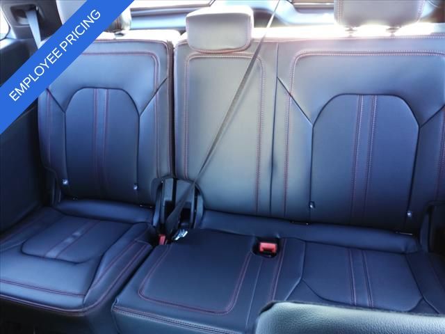 Vehicle image 9 of 15