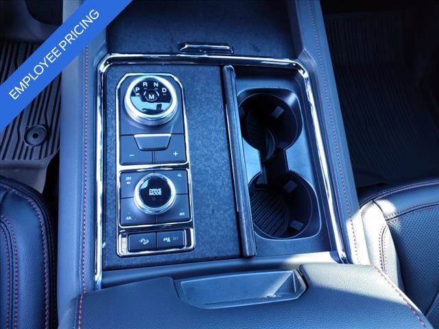 Vehicle image 13 of 15
