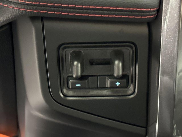 Vehicle image 26 of 37