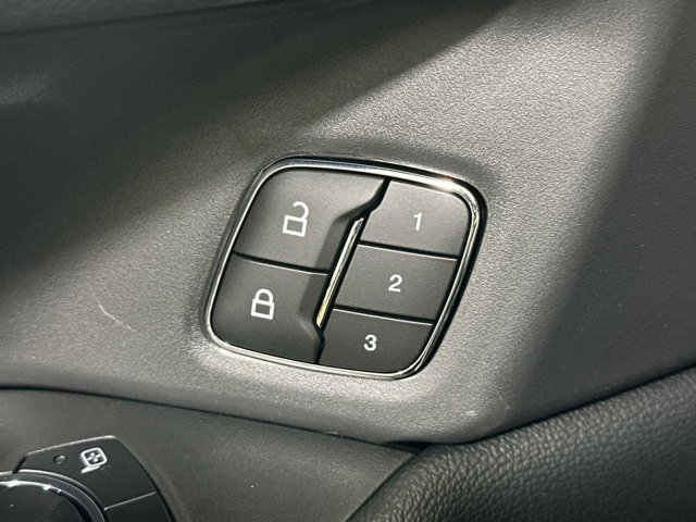 Vehicle image 14 of 37
