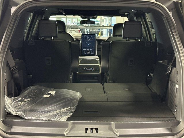 Vehicle image 34 of 37