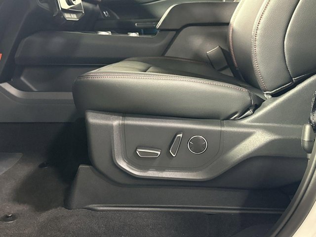 Vehicle image 11 of 37
