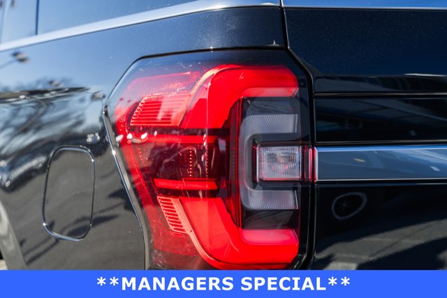 Vehicle image 15 of 40