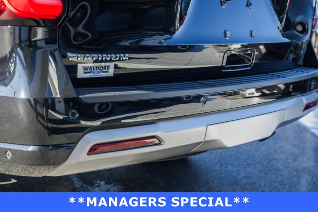 Vehicle image 16 of 40