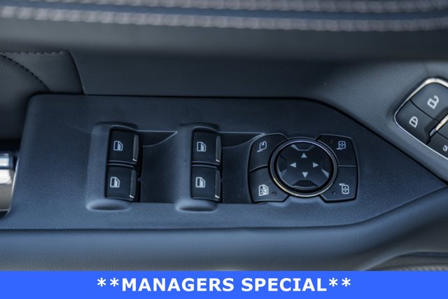 Vehicle image 36 of 40