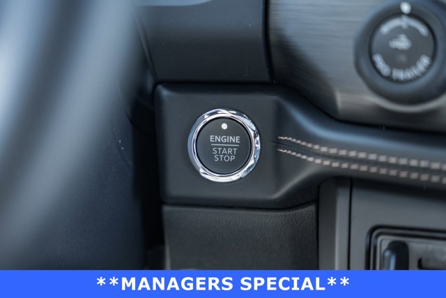 Vehicle image 25 of 40
