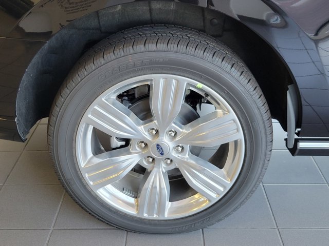 Vehicle image 5 of 10