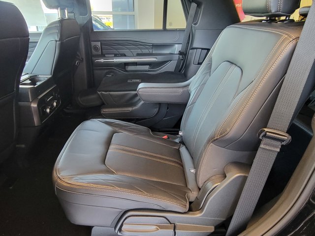 Vehicle image 6 of 10