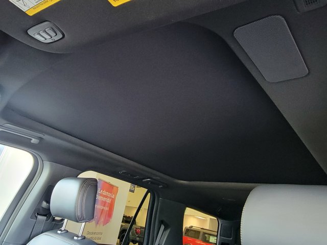 Vehicle image 9 of 10