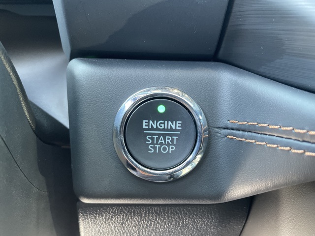Vehicle image 14 of 28