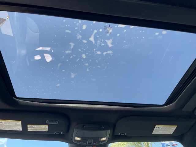 Vehicle image 20 of 28