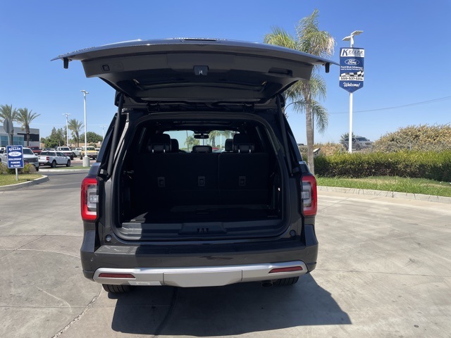 Vehicle image 21 of 28