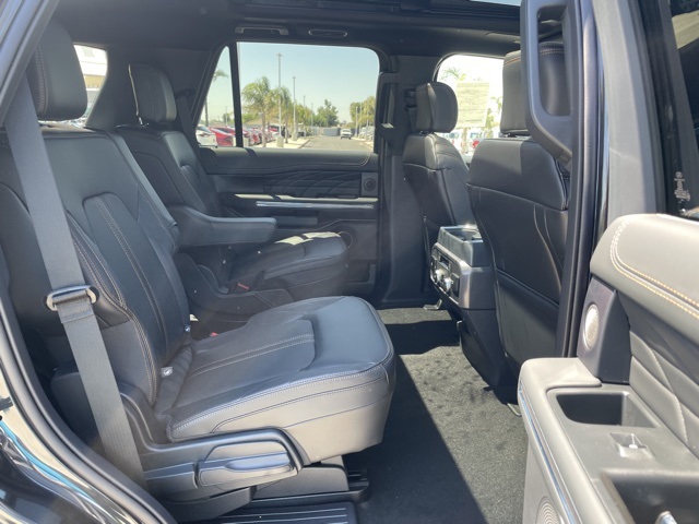 Vehicle image 22 of 28