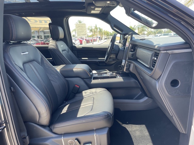 Vehicle image 23 of 28