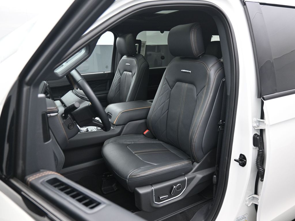 2024 Ford Expedition Platinum Image 40 of 55
