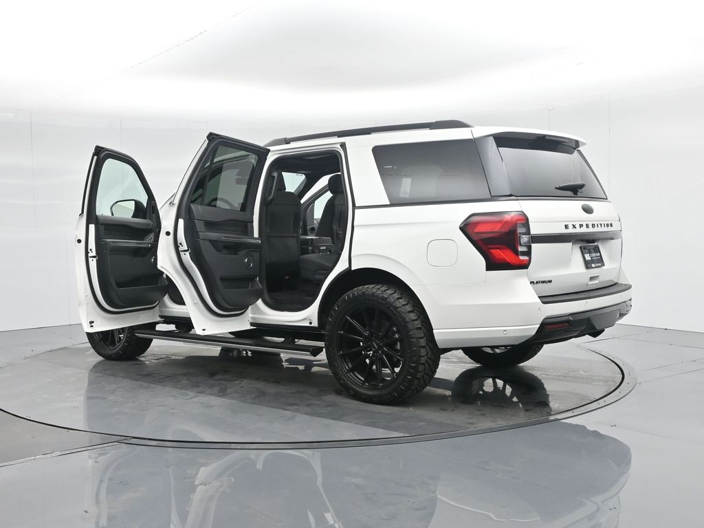 2024 Ford Expedition Platinum Image 29 of 55