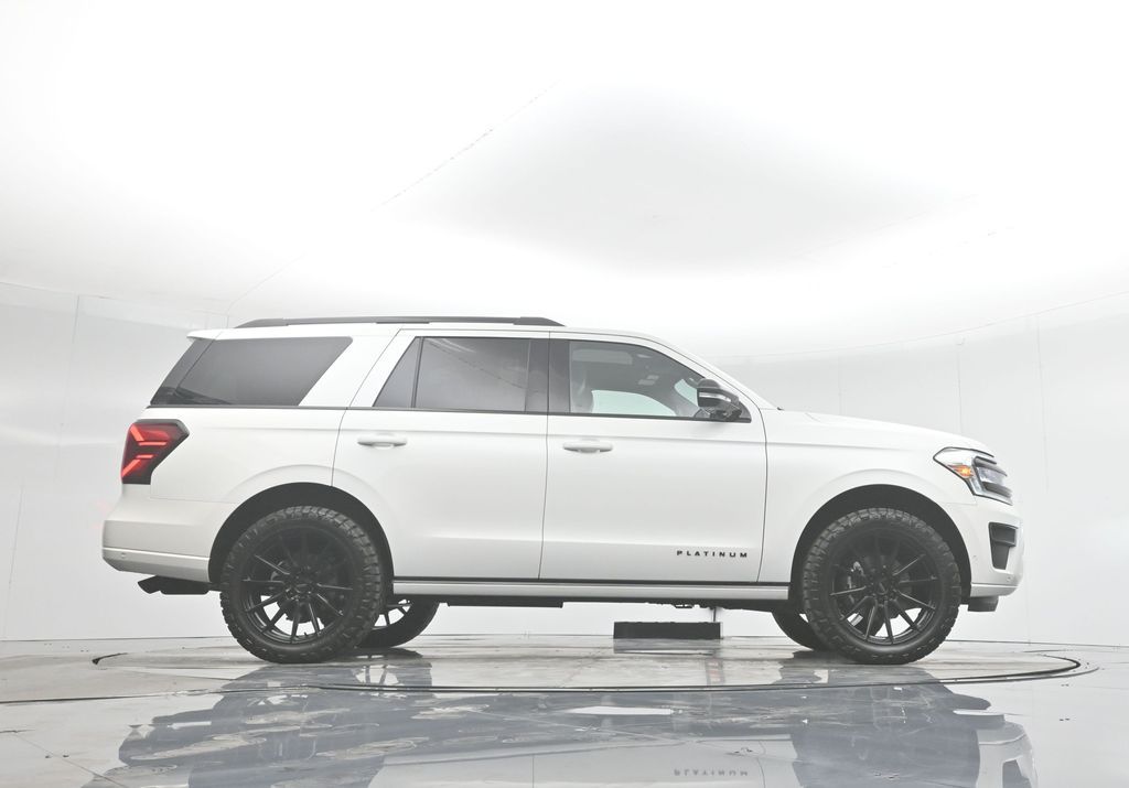 2024 Ford Expedition Platinum Image 15 of 55