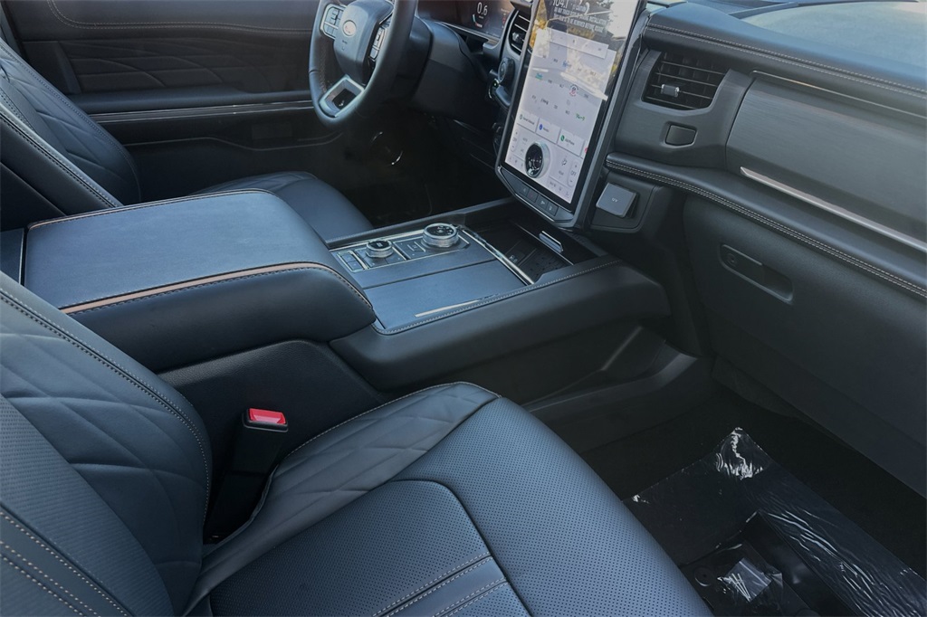 Vehicle image 17 of 30