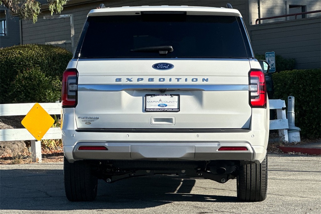 Vehicle image 8 of 30