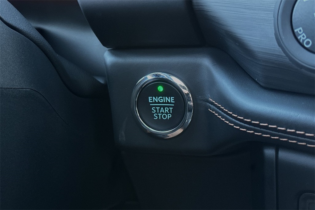 Vehicle image 24 of 30