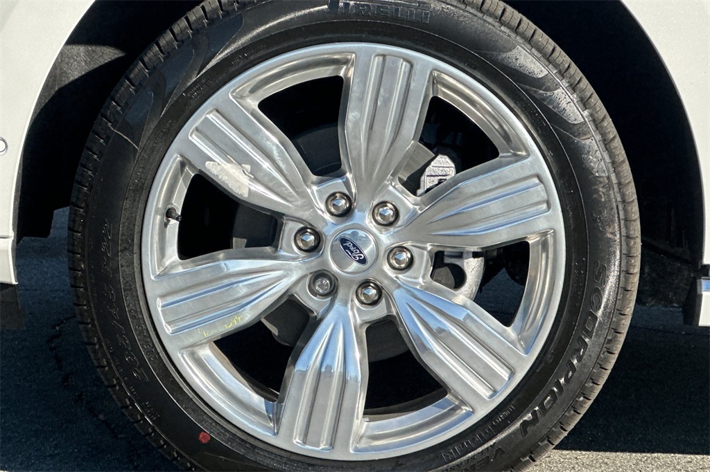 Vehicle image 27 of 30