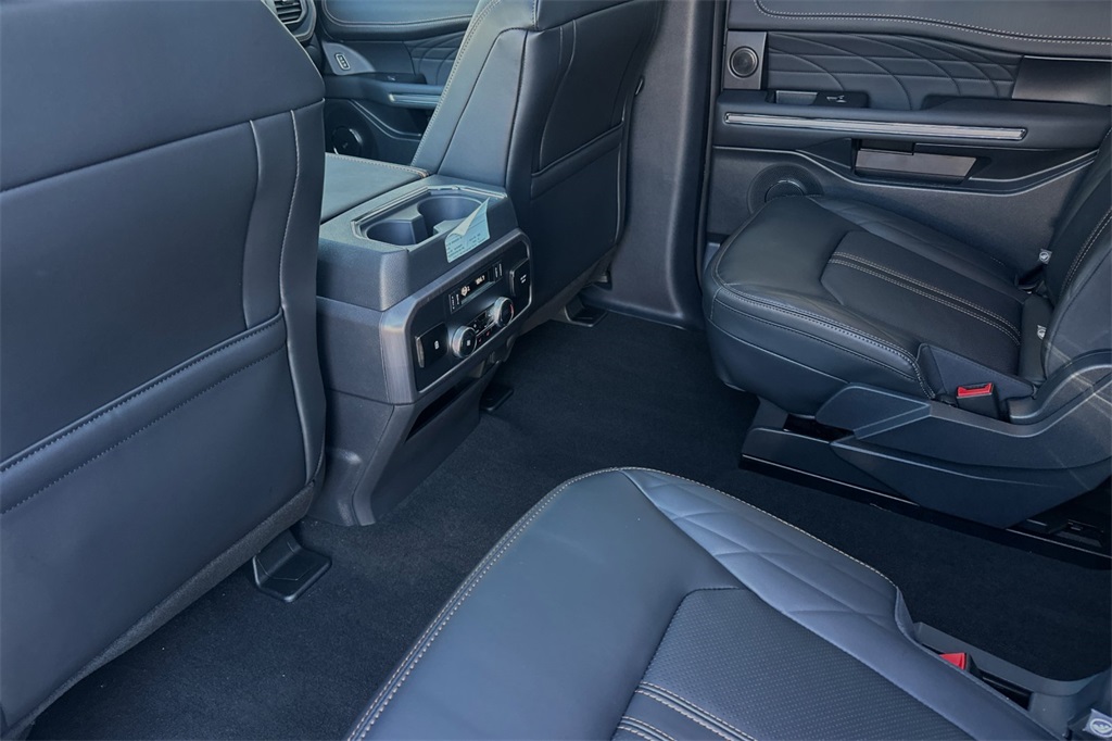 Vehicle image 12 of 30