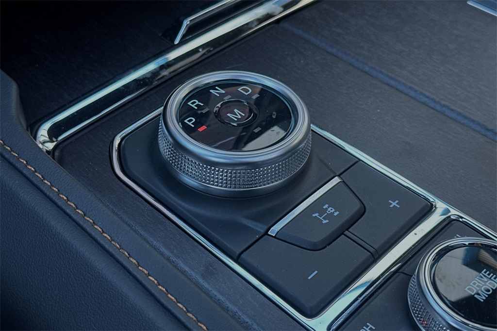 Vehicle image 23 of 30