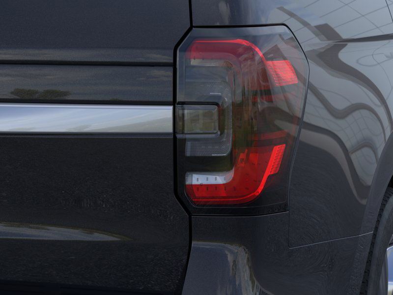 Vehicle image 21 of 23