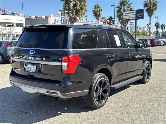 Vehicle image 9 of 35