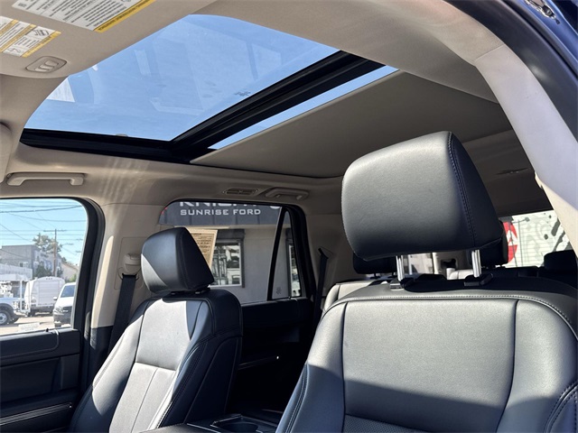 Vehicle image 21 of 35