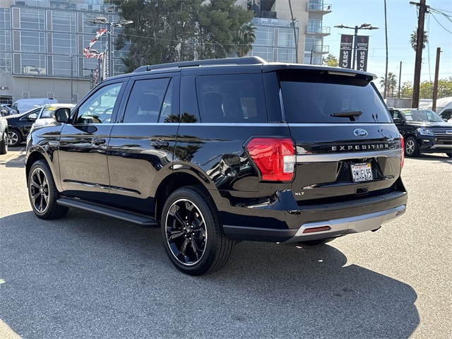 Vehicle image 12 of 35
