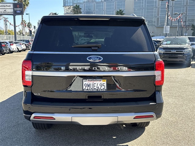 Vehicle image 10 of 35