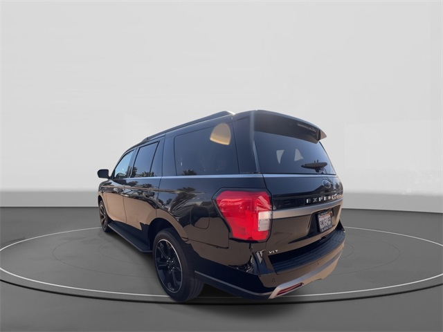 Vehicle image 13 of 35
