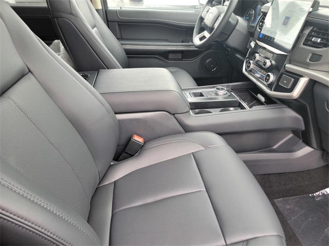 Vehicle image 15 of 29