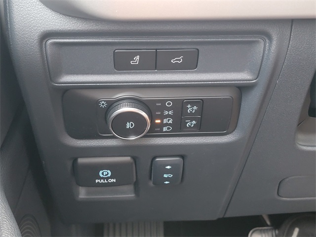 Vehicle image 25 of 29