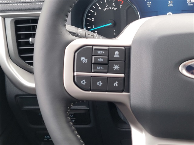 Vehicle image 27 of 29