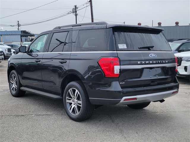 Vehicle image 4 of 29