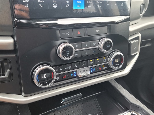 Vehicle image 20 of 29
