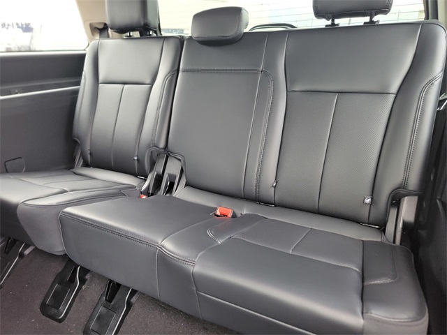 Vehicle image 9 of 29