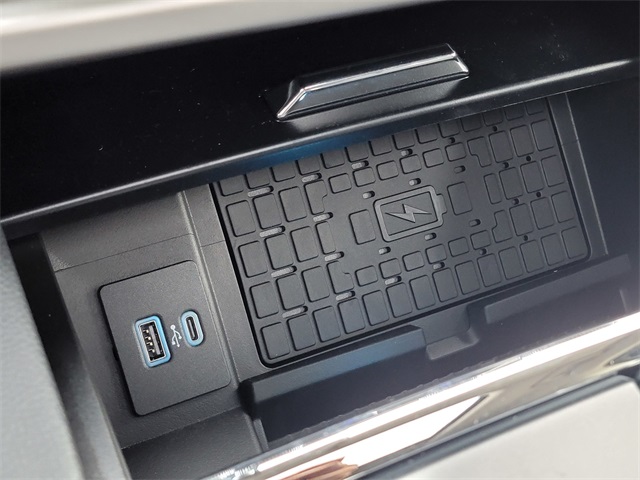 Vehicle image 22 of 29