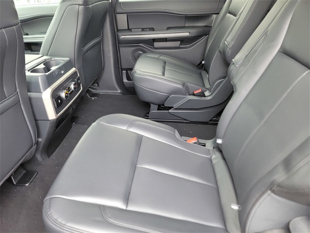 Vehicle image 10 of 29
