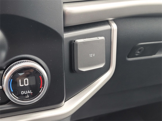 Vehicle image 21 of 29