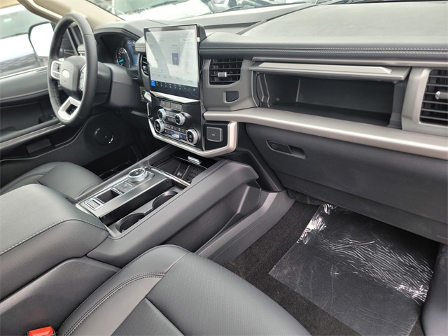 Vehicle image 16 of 29
