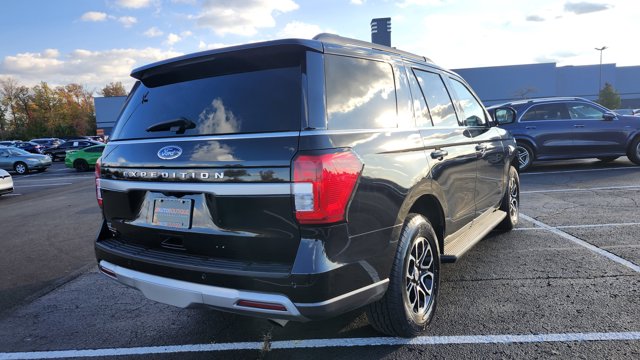 2024 Ford Expedition XLT Image 6 of 36