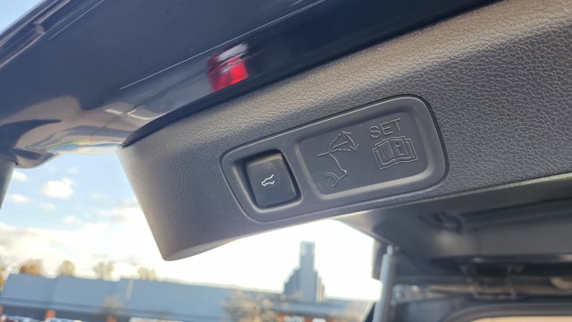 2024 Ford Expedition XLT Image 33 of 36