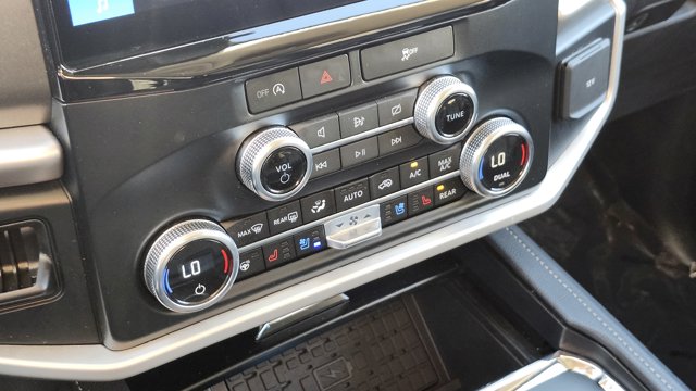 2024 Ford Expedition XLT Image 28 of 36