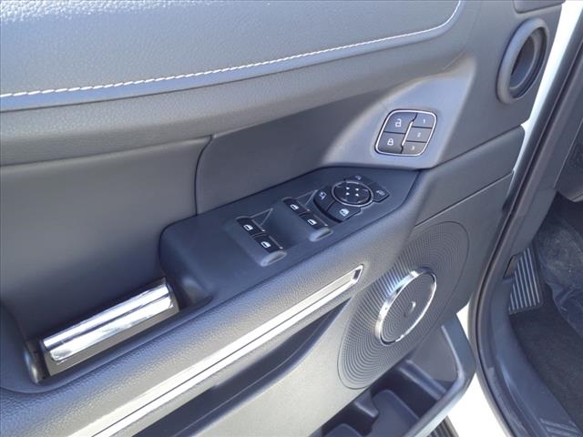Vehicle image 7 of 15