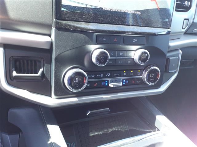 Vehicle image 11 of 15